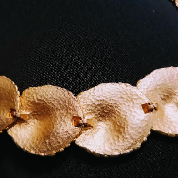 Vintage Look Gold-toned Disc Necklace 18" - Picture 6 of 6